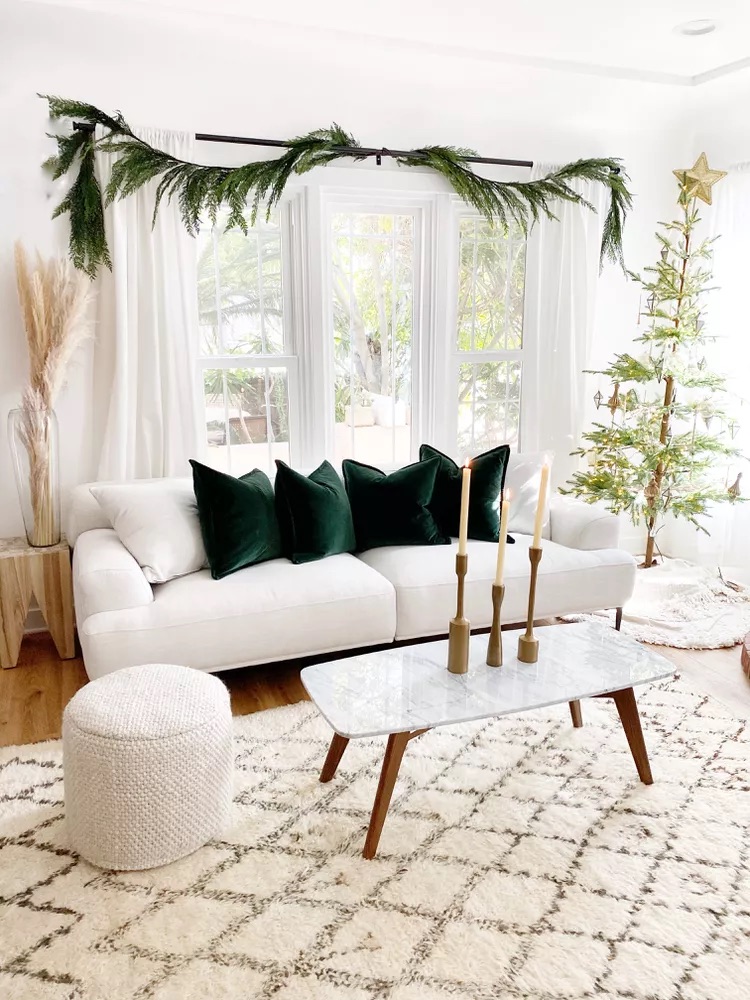 25 Sparkling White living room Decorations